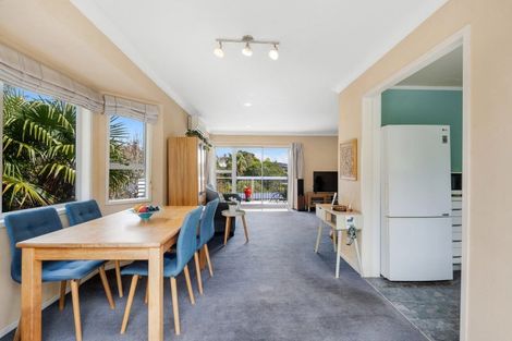 Photo of property in 15 Robbies Road, Shelly Park, Auckland, 2014