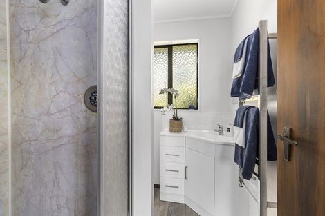 Photo of property in 19 Greyfriars Crescent, Tawa, Wellington, 5028