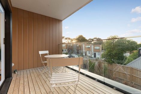 Photo of property in 11/9 Schnapper Rock Road, Greenhithe, Auckland, 0632