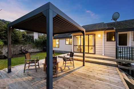 Photo of property in 28 Peterhouse Street, Tawa, Wellington, 5028