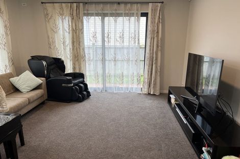 Photo of property in 89 Medallion Drive, Oteha, Auckland, 0632