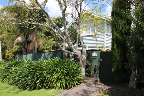 Photo of property in 25a Belle Vue Avenue, Northcote Point, Auckland, 0627