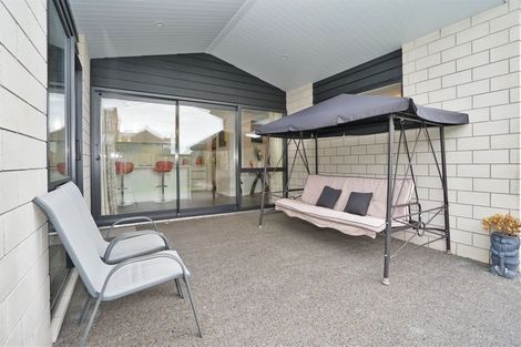 Photo of property in 10 Kemble Place, Flagstaff, Hamilton, 3210