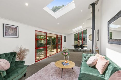 Photo of property in 18 Parsons Glen, Karori, Wellington, 6012