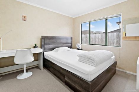 Photo of property in 70 Armoy Drive, East Tamaki, Auckland, 2016