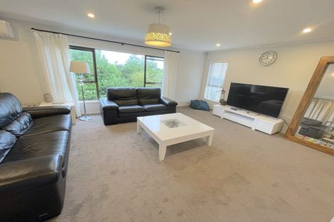 Photo of property in 47 Chatswood Grove, Chatswood, Auckland, 0626