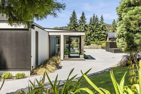 Photo of property in 1 Mcrae Rise, Wanaka, 9305