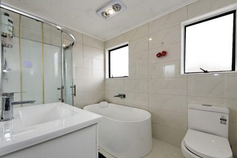 Photo of property in 277 Triangle Road, Massey, Auckland, 0614