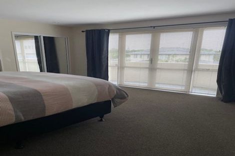 Photo of property in 7 Gillett Place, Botany Downs, Auckland, 2014