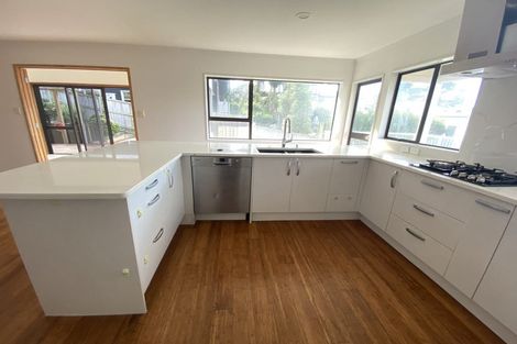 Photo of property in 23a Korotaha Terrace, Rothesay Bay, Auckland, 0630