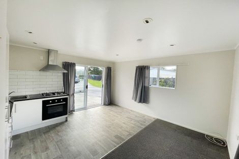 Photo of property in 36 Seaward Place, Wattle Downs, Auckland, 2103