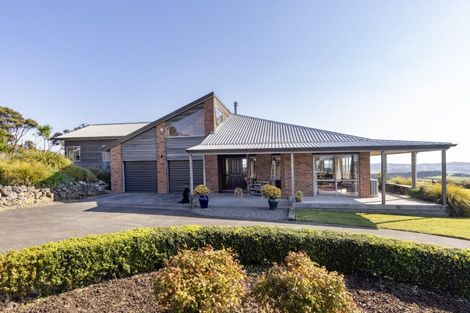 Photo of property in 457 Kiwitahi Road, Helensville, 0875