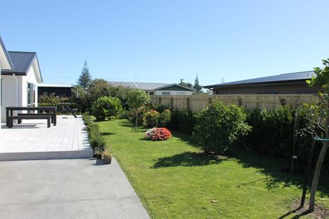 Photo of property in 55 Seagrass Place, Otaki Beach, Otaki, 5512