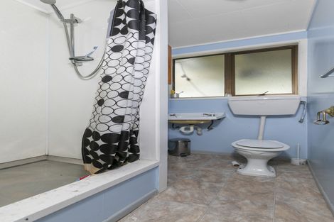 Photo of property in 15 Hydra Place, Glen Eden, Auckland, 0602