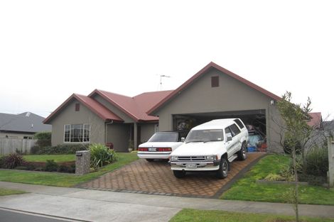 Photo of property in 16 Roderick Place, Rototuna, Hamilton, 3210