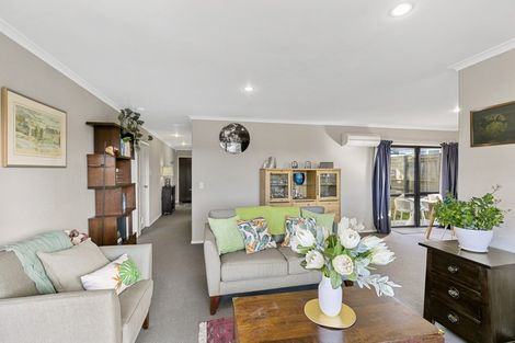 Photo of property in 36 Turriff Crescent, Kenepuru, Porirua, 5022