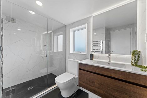 Photo of property in 25 Para Close, Fairview Heights, Auckland, 0632