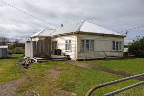 Photo of property in 16 Derby Street, Eltham, 4322