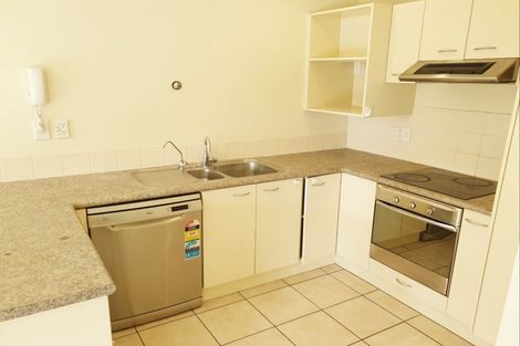 Photo of property in 1/86 Fernhill Way, Oteha, Auckland, 0632