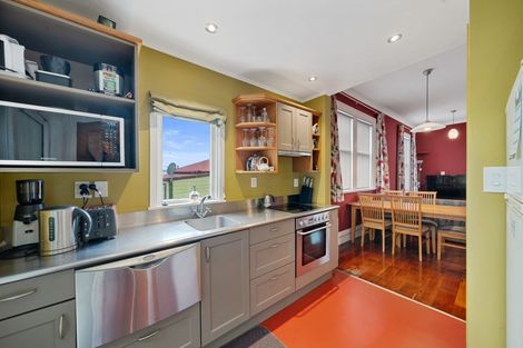 Photo of property in 16 Boyd Terrace, Newtown, Wellington, 6021