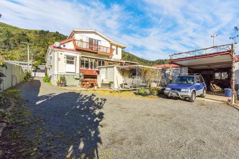 Photo of property in 83 Waikawa Road, Picton, 7220
