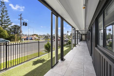 Photo of property in 1/4045f Great North Road, Glen Eden, Auckland, 0602