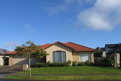 Photo of property in 3 Thornbury Crescent, East Tamaki Heights, Auckland, 2016