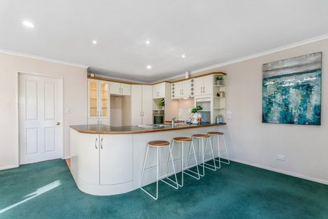 Photo of property in 211 Kilkenny Drive, East Tamaki Heights, Auckland, 2016