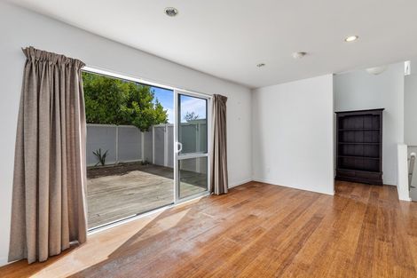 Photo of property in 682b Beach Road, Browns Bay, Auckland, 0630