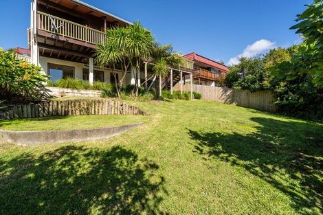 Photo of property in 20 Robin Lane, Browns Bay, Auckland, 0630