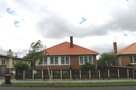 Photo of property in 10 Humariri Street, Point Chevalier, Auckland, 1022