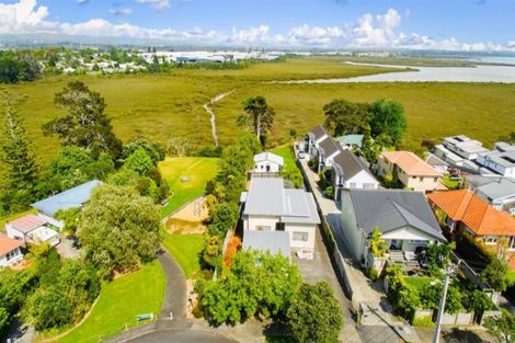 Photo of property in 41 Seaside Avenue, Waterview, Auckland, 1026