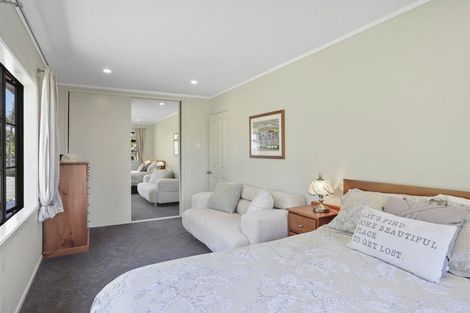 Photo of property in 305 Sturges Road, Henderson Valley, Auckland, 0612