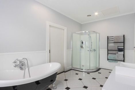 Photo of property in 11 Colenso Avenue, Hospital Hill, Napier, 4110