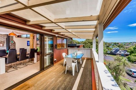 Photo of property in 1/3 Lynngate Place, Hillcrest, Auckland, 0627