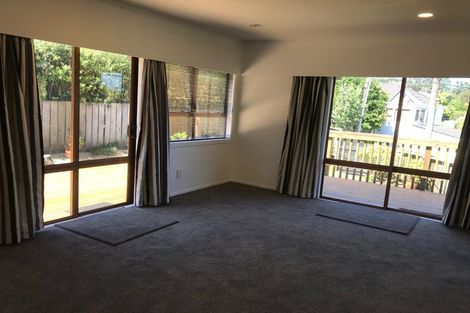 Photo of property in 1/5 Pullum Street, Birkenhead, Auckland, 0626
