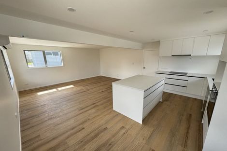 Photo of property in 58b Cedar Heights Avenue, Massey, Auckland, 0614