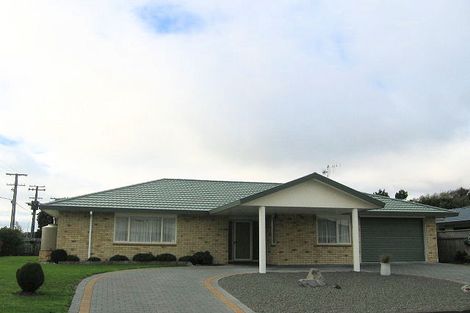 Photo of property in 1 Brookfield Place, Paraparaumu, 5032