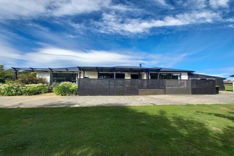 Photo of property in 61 Half Mile Road, Tuatapere, 9620