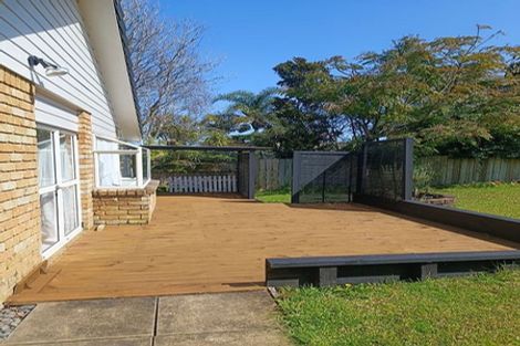Photo of property in 1 Jay Court, Botany Downs, Auckland, 2010