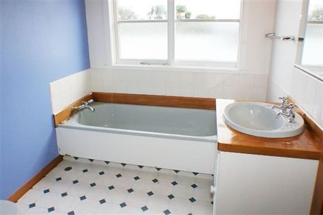 Photo of property in 7 Aroha Street, Takaro, Palmerston North, 4410