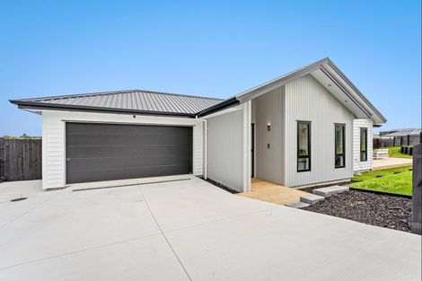 Photo of property in 35 Brigitte View, Snells Beach, 0920