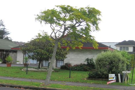 Photo of property in 19 Headcorn Place, Botany Downs, Auckland, 2010