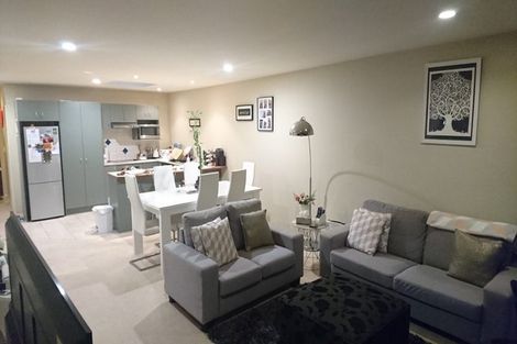 Photo of property in 5 Bunker Rise, Golflands, Auckland, 2013