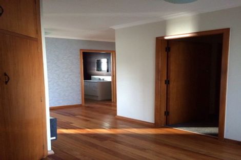 Photo of property in 19 Ilford Place, Awapuni, Palmerston North, 4412