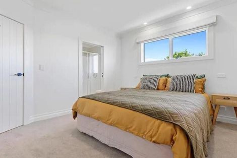 Photo of property in 43 Donnelly Street, Oakura, 4314