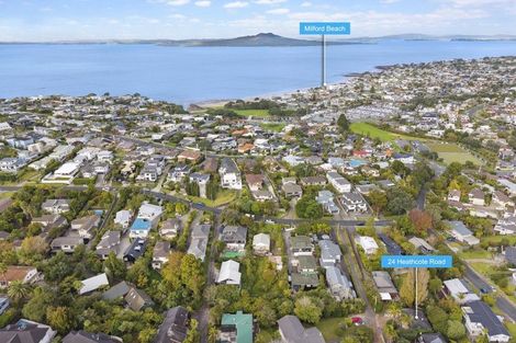 Photo of property in 2/24 Heathcote Road, Castor Bay, Auckland, 0620