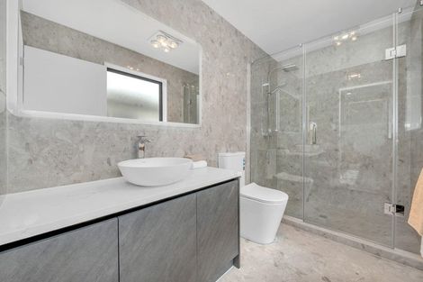 Photo of property in 24 Ballyalton Crescent, Flat Bush, 2019