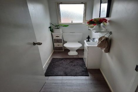 Photo of property in 2/18 Ocean View Road, Hatfields Beach, Orewa, 0931