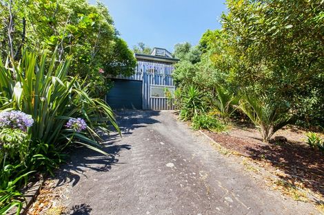 Photo of property in 119 Seaview Road, Piha, New Lynn, 0772